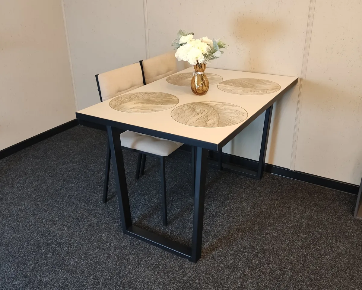 Металлический каркас обеденного стола АЙВА